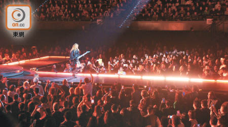 麥當娜在澳門新濠影滙綜藝館的完美演出，令眾星津津樂道。