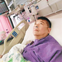 入院初期，吳毅將顯得木無表情。