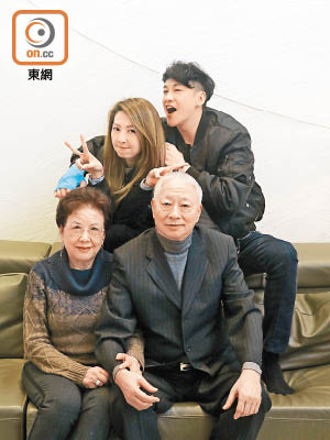 出名孝順的何潤東選擇於父母的49周年結婚紀念日，與女友在台北領證結婚！