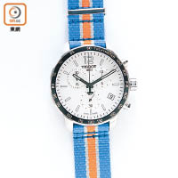 New York Knicks紐約人 $3,200<br>具日曆功能的計時碼錶，於白色大錶盤上設置三個小計時盤，準確顯示時、分、秒功能，配襯球隊藍橙對比官方配色錶帶，完美散發籃球員於比賽中爭分奪秒的風格！