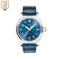 同為飛行員自動腕錶36（Pilot's Watch Automatic 36）腕錶，配上藍色鱷魚皮錶帶，散發淡淡典雅氣息。系列中「最小」的36mm錶款，感覺較鏈帶斯文一點。HKD $33,200