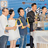 許紹雄（左起）、佘詩曼、吳鎮宇、古天樂和張家輝慶祝電影票房成績理想。