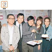 左起：姜大偉、蕭正楠、曹永廉、田蕊妮、王君馨<br>壽星仔曹永廉對於拍檔的驚喜安排十分感動。
