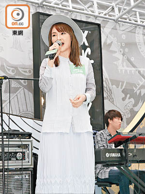 林欣彤在音樂會上大展歌喉。