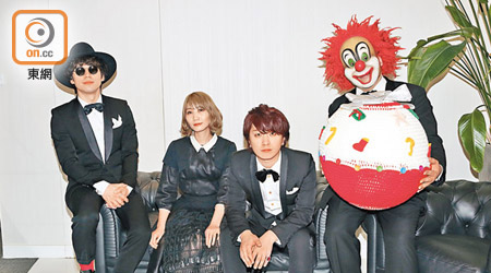 左起：Nakajin、Saori、深瀨慧、DJ LOVE <br>SEKAI NO OWARI透露正炮製英語專輯，並希望多到海外演出。