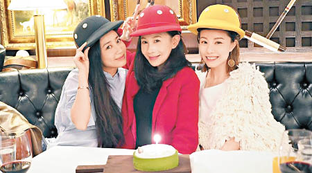 區文詩（中）34歲生日與好姊妹鄧麗欣及吳雨霏慶祝。