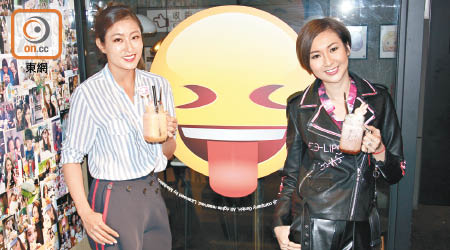 陳君宜（左）與莊思敏在食品添加emoji圖案，增加賣點。