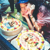 壽星女舒淇與生日蛋糕合照。