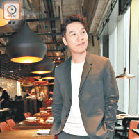 除了家族生意外，王賢誌最近成立公司搞演唱會和電影。
