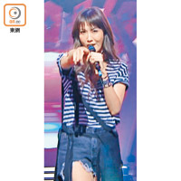 李彩華在節目中演唱《你唔愛我啦》，引起網民很大回響。