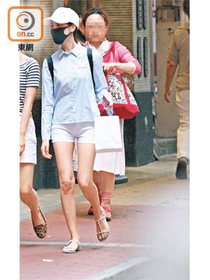 陳凱琳身穿熱褲騷長腿，現身銅鑼灣街頭。