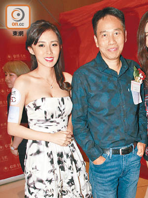 周嘉莉恭喜師傅冼國林入圍角逐「最佳導演處女作」獎。