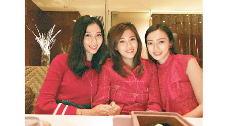 楊秀惠（左起）、周家蔚與李思欣齊齊食聖誕大餐，心情靚爆！
