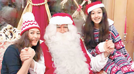琦琦與女兒到芬蘭過佳節，有幸見到聖誕老人。