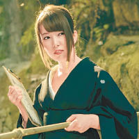 波多野結衣雖然只是客串，但都一絲不苟，和服是她從日本專程帶來的私伙。