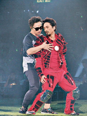 郭偉亮曾於演唱會上扮Iron Man，與陳奕迅共舞。