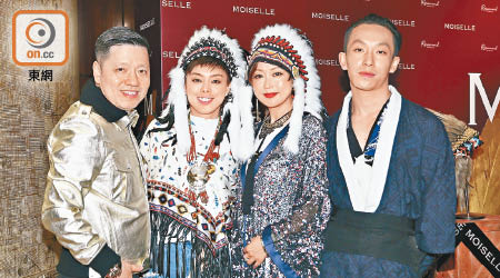 陳栢熹與爸爸陳欽杰（左起）、妹妹陳蕾安和媽咪徐巧嬌齊齊Cosplay。