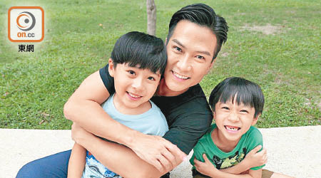 區永權獲兩個兒子遠赴台灣探班。