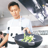 霆鋒將放下廚師身份，重返香港樂壇。