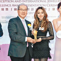 莊莎娜很榮幸獲頒「最佳創意」獎。