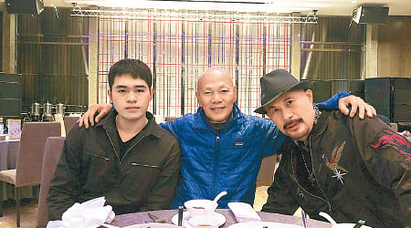 （左起）：徐菲、羅家英、徐錦江