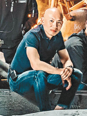 林超賢在外地拍戲，由楊受成代領獎。