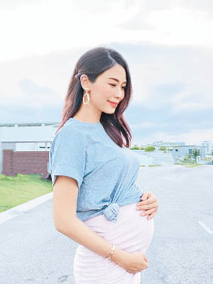 楊秀惠分享孕照，被讚是最美媽媽。