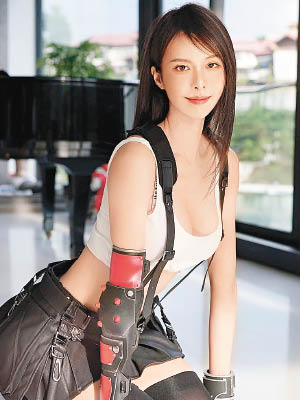 李元玲今次唔着泳衣，改扮電玩人物，務求畀粉絲新鮮感。
