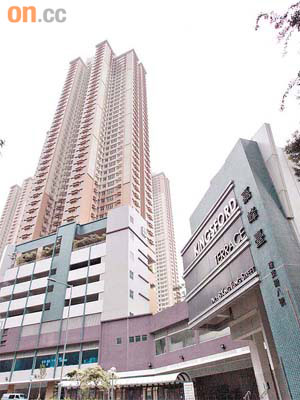 嘉峰臺有高層單位於第二市場以呎價3,723元售出，創九龍區新高。