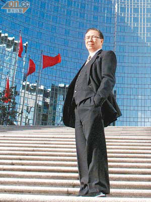 北京東方廣場董事長甘慶林表示，整個項目建築樓面達80萬方米。