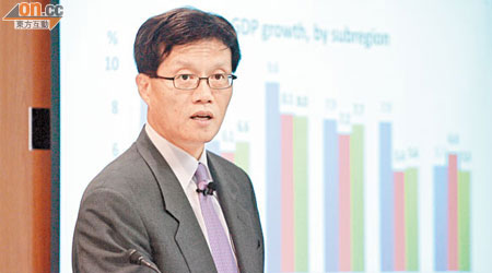 亞銀經濟及研究部首席經濟師李昌鏞表示，預期中國經濟沒有硬着陸迹象。（蘇文傑攝）