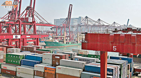 歐美經濟未明，本港亦難以獨善其身，製造業出口已提早進入「嚴冬」。