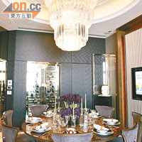 客、飯廳均配備大型水晶吊燈，感覺豪華。