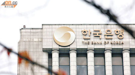 南韓央行繼人行之後減息，區內債券價格可望受惠向上。