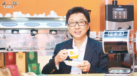 黃達堂認為，理想的奶茶，茶與牛奶的比例應為七比二，而捷榮生產的奶茶機將於年底面世。