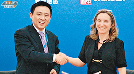 復星醫藥董事長陳啟宇（左）曾對外表示，海外上市能提升集團國際形象。（資料圖片）