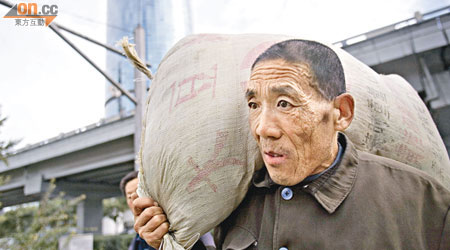 中國農民如無法在城市安居樂業，以城鎮化帶動經濟將成為空談。