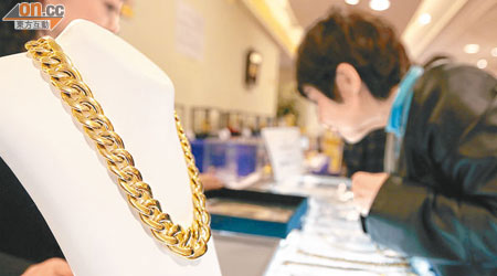 日本黃金專賣店近日銷情急增一倍。