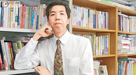 匯智出版主責編輯 羅國洪<br>密謀轉型，涉獵其他類型書籍，減低經營風險。