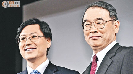聯想與NEC拓智能手機業務或告吹。左為聯想主席楊元慶，右為NEC全球總裁遠藤信博。