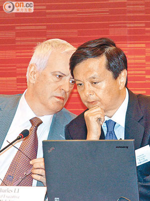 LME行政總裁艾博賢（左）做到年底就走人，唔知李小加（右）有心水嘅繼任人未呢？