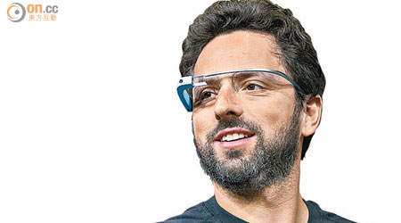 谷歌創辦人布林曾試戴Google Glass。