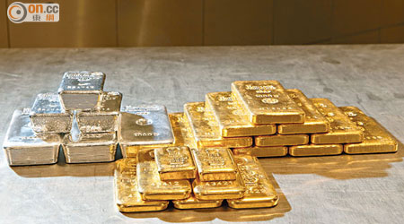 目前黃金及白銀價格下跌，很大程度是反映需求的改變。