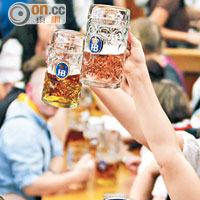 德國啤酒節每年均吸引大批遊客慕名而來。