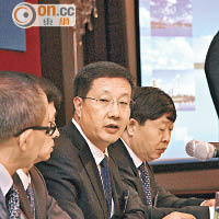 大唐吳靜（右二）強調煤化工重組的目標無改變。（潘國禮攝）