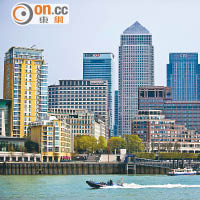 倫敦碼頭區一帶已進身金融業重鎮。