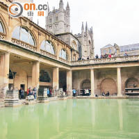 羅馬浴場是英格蘭現存唯一天然溫泉，亦成為著名景點。
