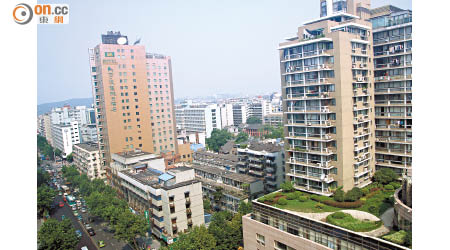 杭州為浙江省省會，樓價由今年五月份開始回升。