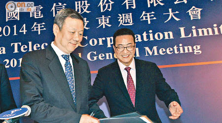 王曉初（左）由中電信調任聯通後，中電信原公司秘書翁順來（右）亦將於十一月過檔聯通。（資料圖片）