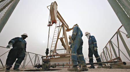 油市供應過剩問題恐延續至明年底。